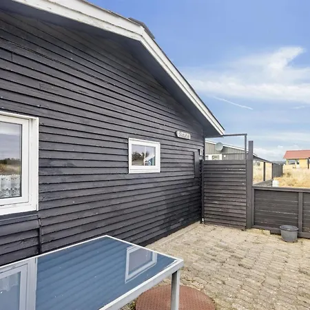 Holiday home Jarla - 250m From The Sea In Nw Jutland By Interhome